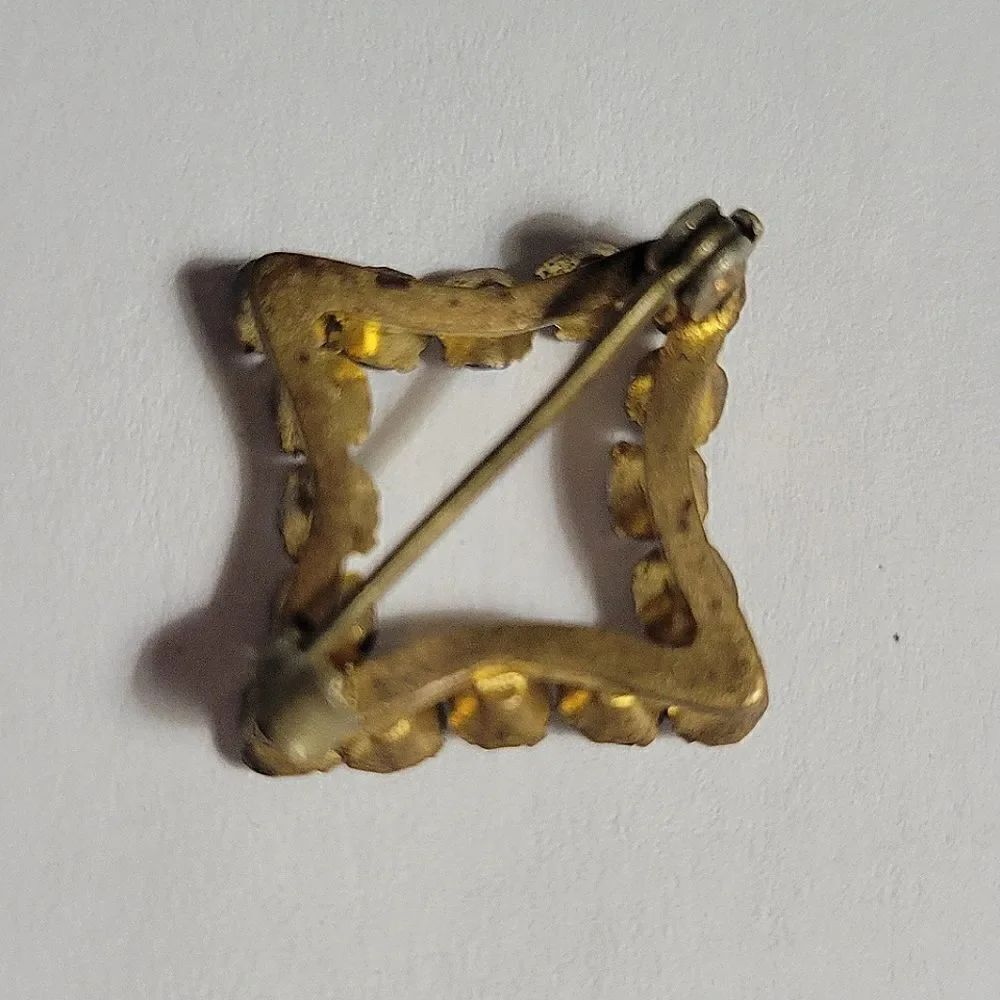 Early Rhinestone Square Pin Clear Rhinestones Gold Tone Metal - Picture 3 of 6